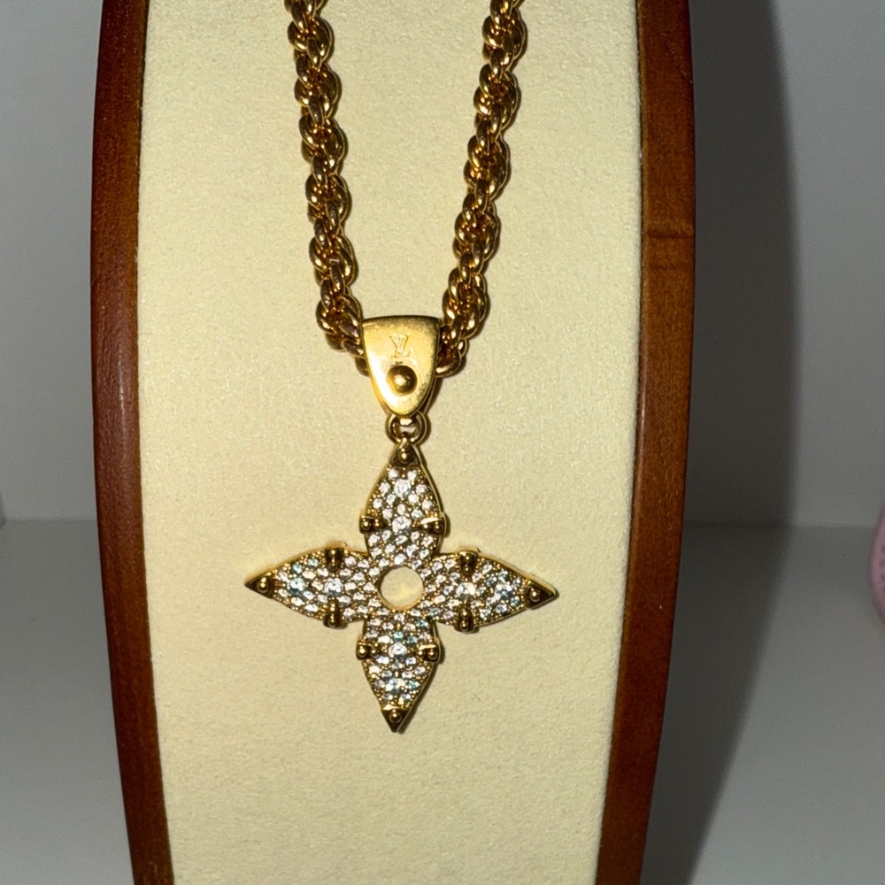Louis Vuitton Monogram Blossom Flower Rope Necklace